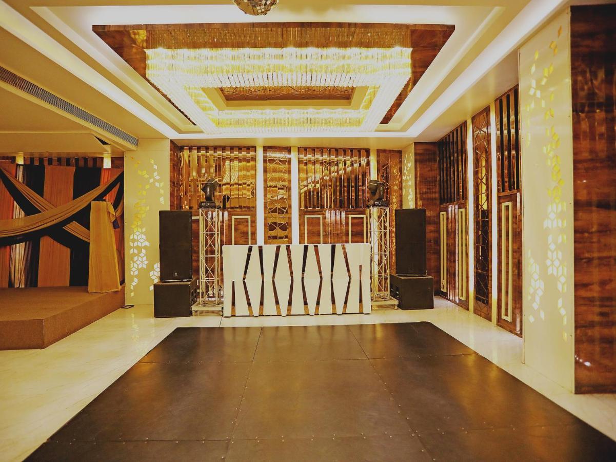 Fabhotel Ronald Inn ファリーダーバード エクステリア 写真