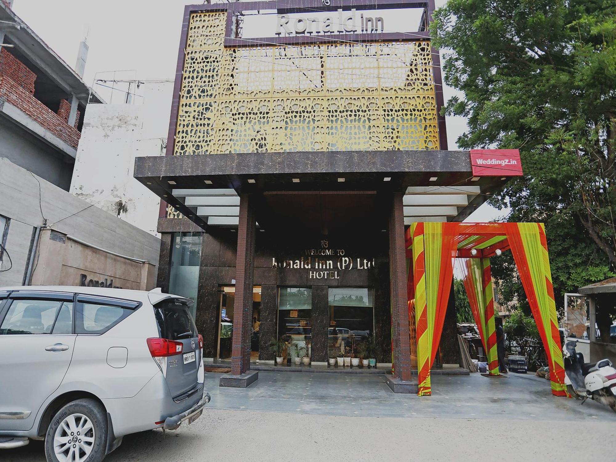 Fabhotel Ronald Inn ファリーダーバード エクステリア 写真