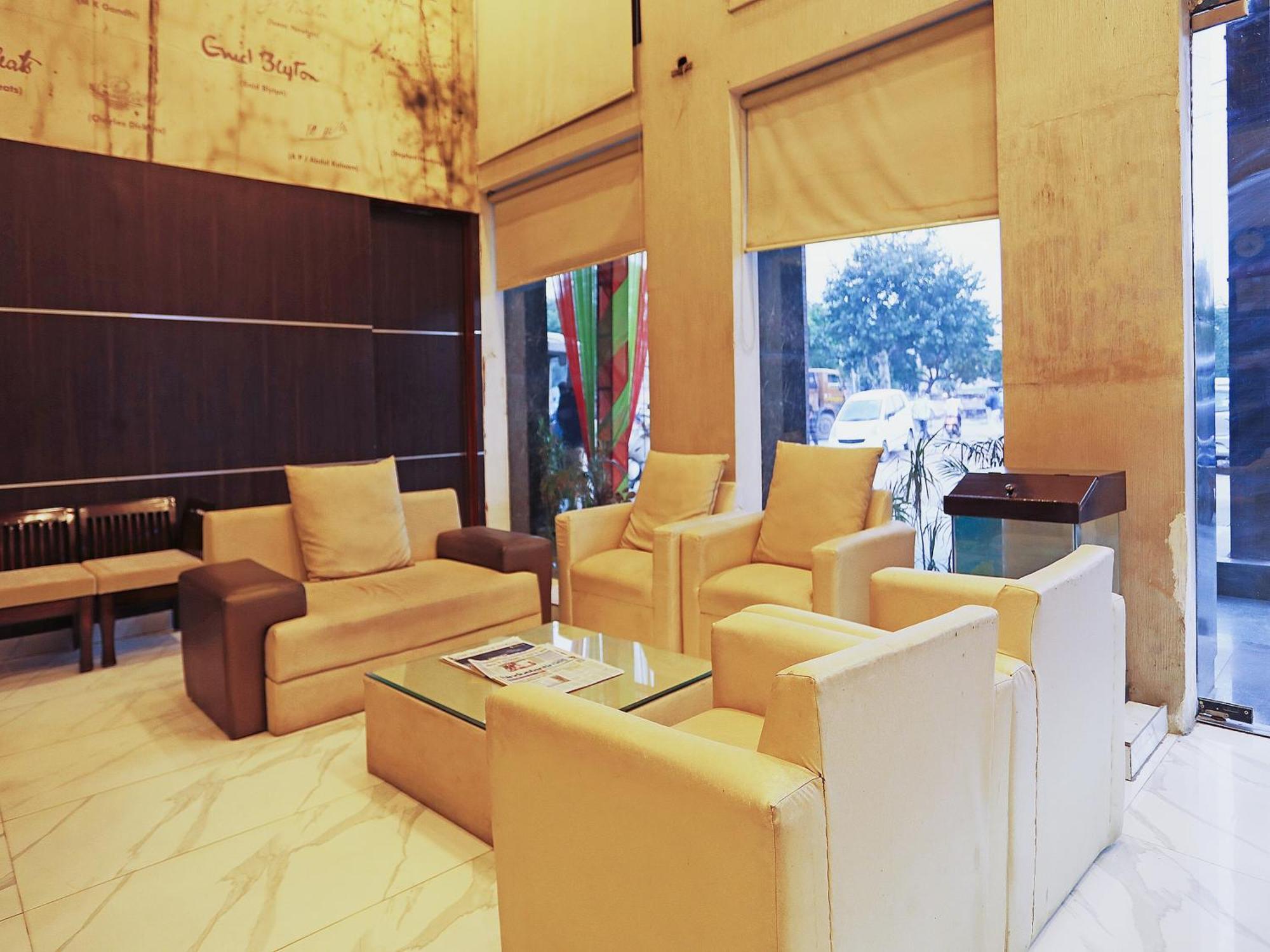 Fabhotel Ronald Inn ファリーダーバード エクステリア 写真