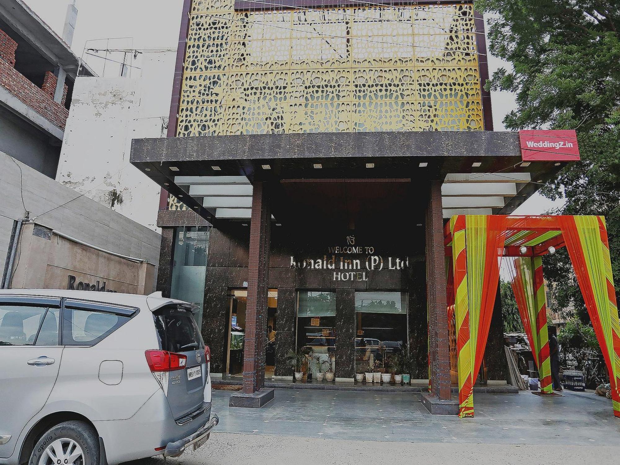 Fabhotel Ronald Inn ファリーダーバード エクステリア 写真