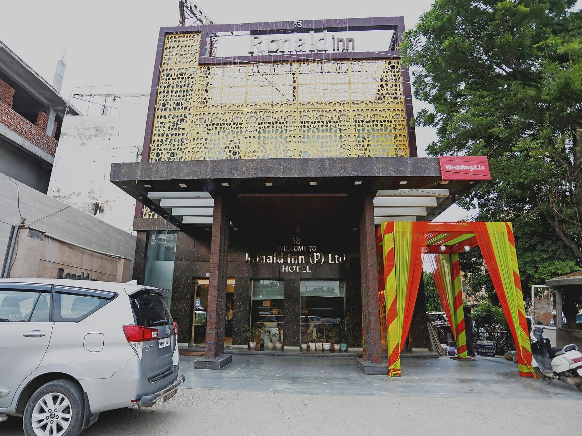 Fabhotel Ronald Inn ファリーダーバード エクステリア 写真