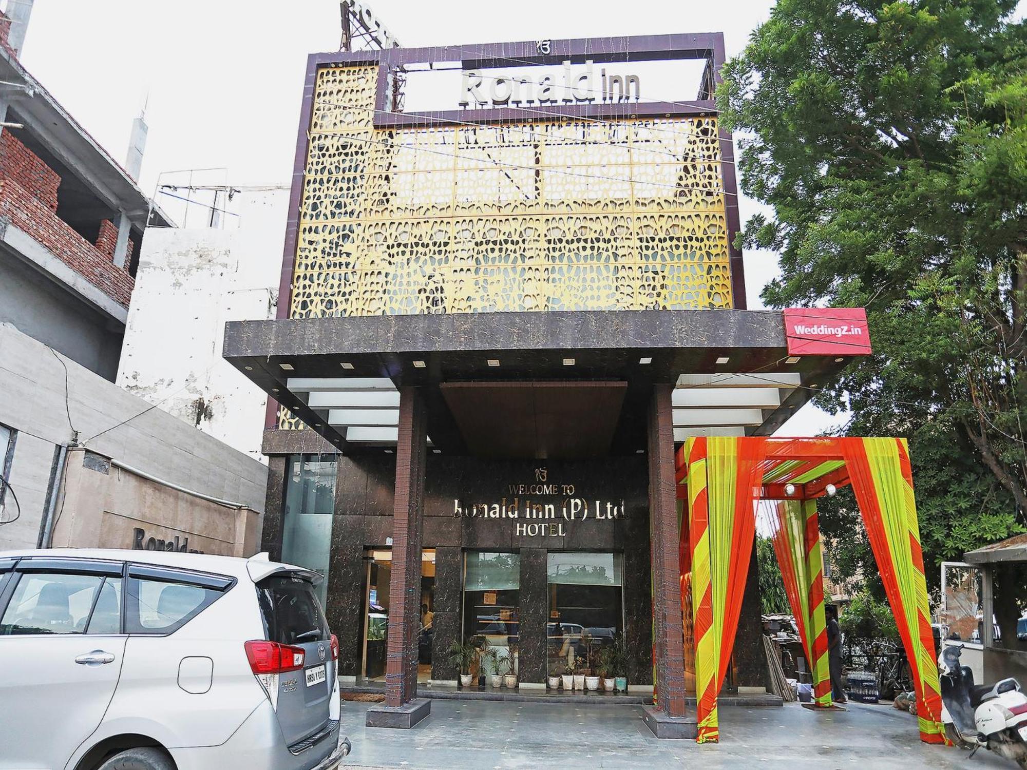 Fabhotel Ronald Inn ファリーダーバード エクステリア 写真