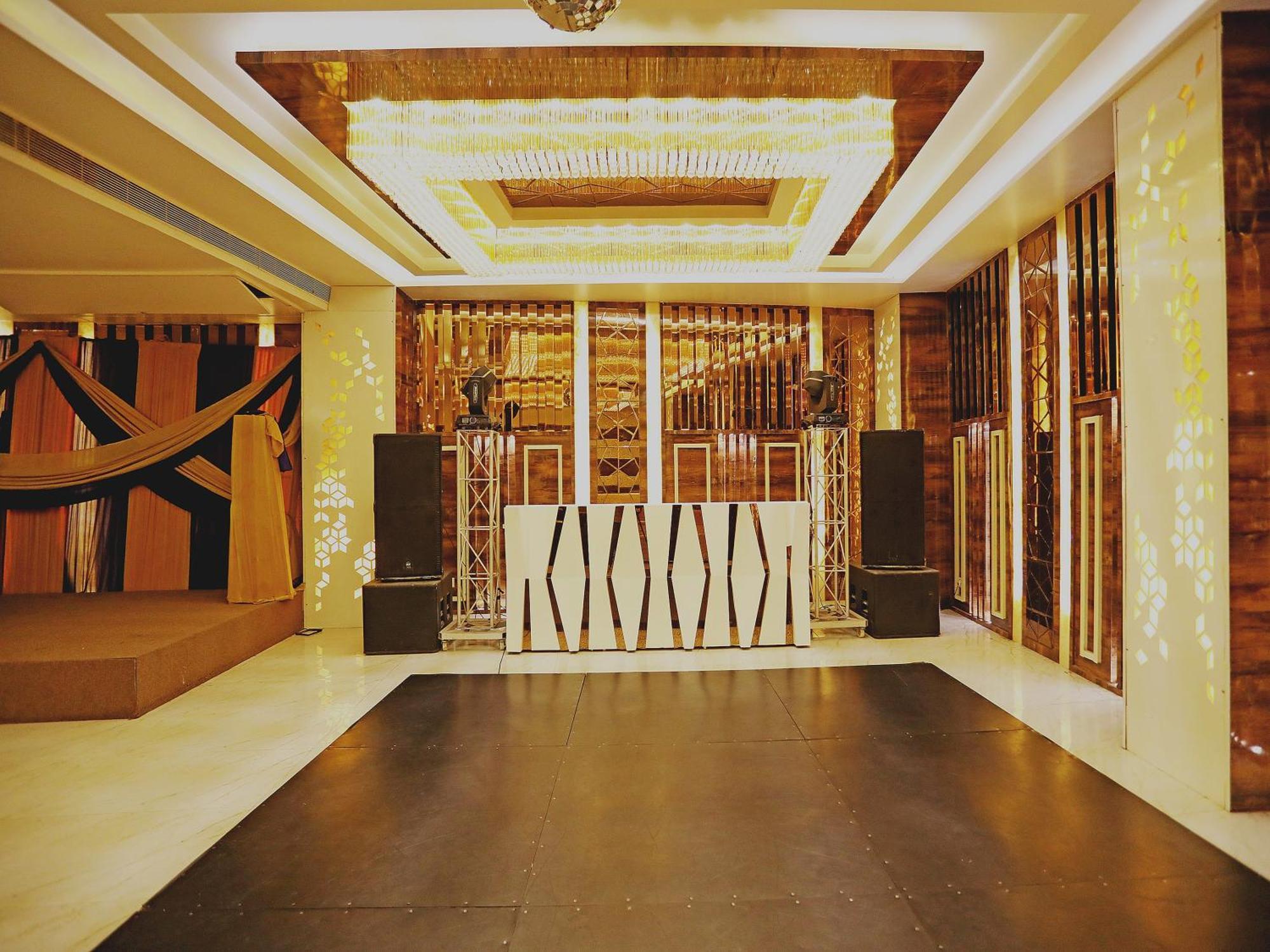Fabhotel Ronald Inn ファリーダーバード エクステリア 写真