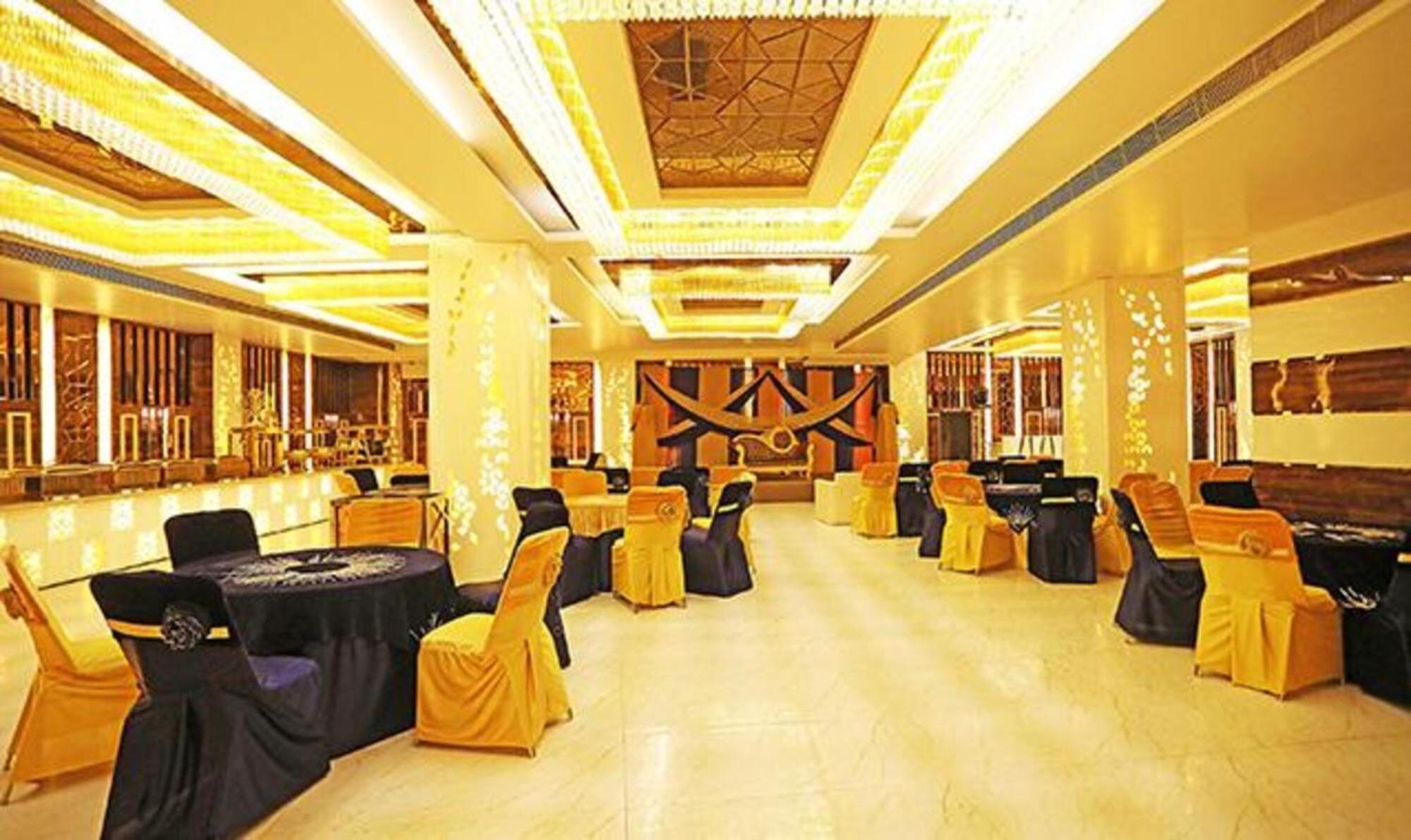 Fabhotel Ronald Inn ファリーダーバード エクステリア 写真